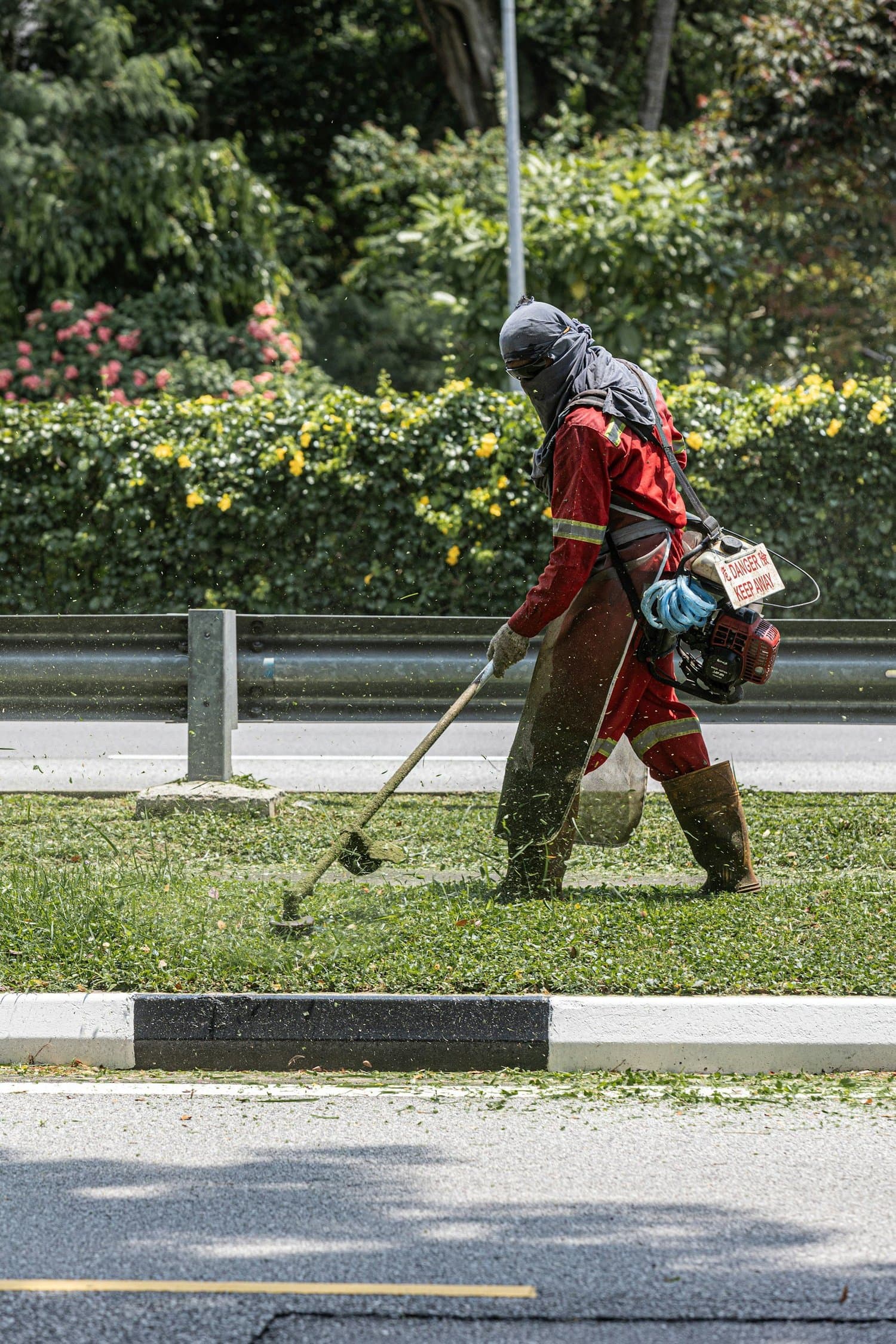 Alvarez Lawn Service, Inc., lawn care services in Tampa Bay, example 2